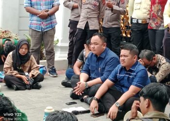 Tolak Revisi UU TNI, Koalisi Masyarakat Sipil Unjuk Rasa ke DPRD Sumbar