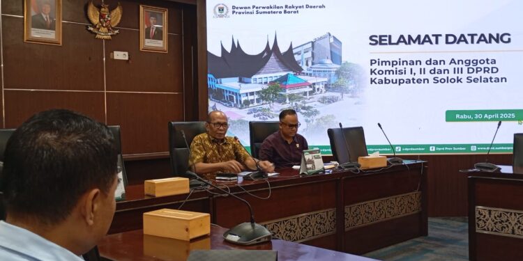 Konsultasi Dilakukan Pimpinan dan anggota Komisi I, II dan III DPRD Solsel ke DPRD Sumbar