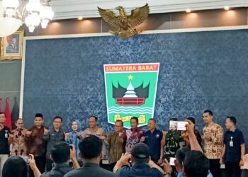 Wakil Ketua DPRD Sumbar Evi Yandri Hadiri Peringatan Hari Buruh Internasional