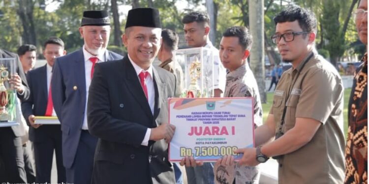 Upacara Hari Lahir Pancasila Dihadiri Ketua Sementara DPRD Sumbar Evi Yandri Pada 1 Juni 2025