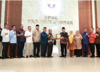 DPRD Sumbar Terima Kunker Bamus DPRD Riau, Diskusi Terkait Peran Bamus