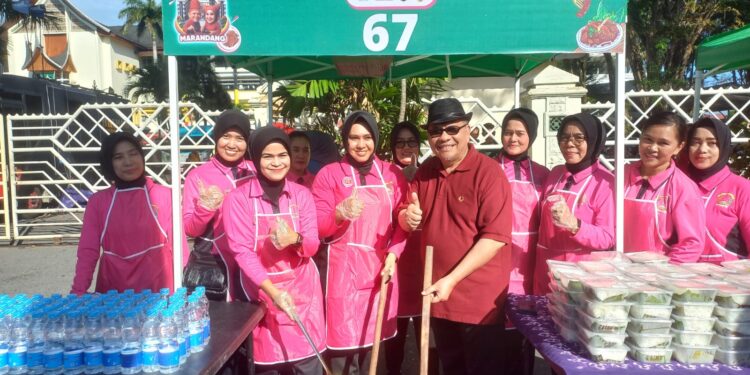 Rekor MURI Rendang di HUT Bhayangkara, Ketua DPRD Sumbar Apresiasi Polda Sumbar Majukan UMKM