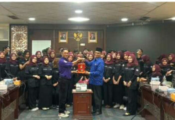 DPRD Sumbar Terima Mahasiswa Fisip Unand Kuliah Lapangan