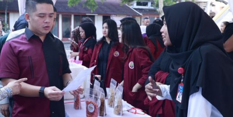 Wakil Ketua DPRD Sumbar, Iqra Chissa Putra Buka Kewirausahaan Expo Student Entrepreneurship di Unes