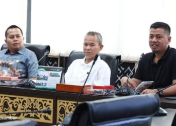 Kunjungan Komisi Gabungan DPRD Dharmasraya Disambut Kabag Persidangan DPRD Sumbar