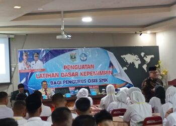 Pengurus Osis SMK se Sumbar Dibekali Pelatihan Dasar Kepemimpinan oleh Ketua DPRD