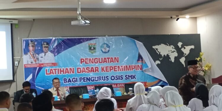 Pengurus Osis SMK se Sumbar Dibekali Pelatihan Dasar Kepemimpinan oleh Ketua DPRD