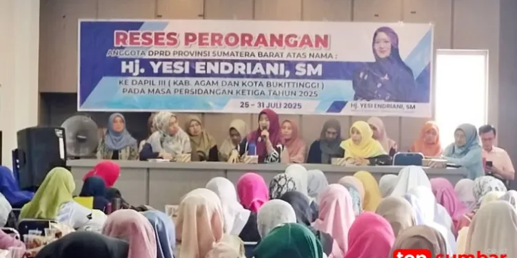 Reses di Bukittinggi, Anggota DPRD Sumbar Yesi Endriani Ajak Warga Perkuat Ketahanan Keluarga di Era Digital