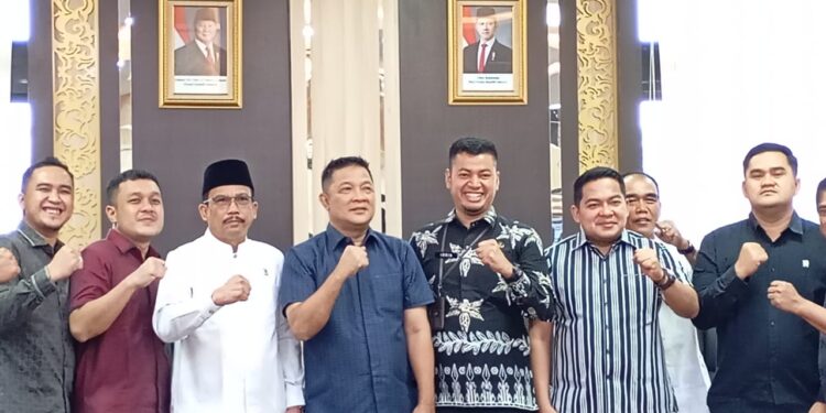 Bahas Efisiensi Anggaran, Komisi Gabungan DPRD Dharmasraya Kunjungi DPRD Sumbar