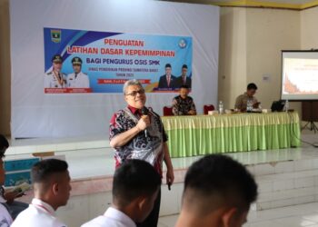 Ketua DPRD Sumbar Ceritakan Perjalanan Hidup di LDK SMK: Dari Pabrik Karet ke Kursi Parlemen