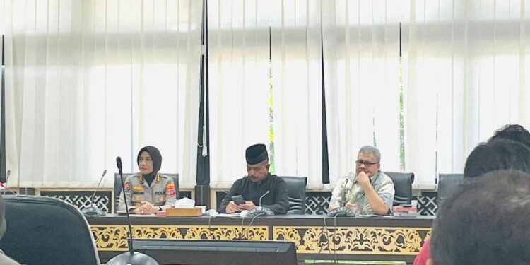 Terima Kunjungan LKAAM Sumbar, Muhidi: DPRD Sumbar Siap Perhatikan Aspirasi demi Generasi Penerus Minangkabau
