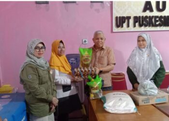 Bantuan Rawan Pangan Diberikan Anggota DPRD Sumbar Nurfirman Wansyah di Solsel