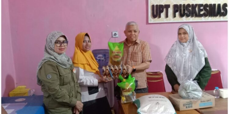 Bantuan Rawan Pangan Diberikan Anggota DPRD Sumbar Nurfirman Wansyah di Solsel