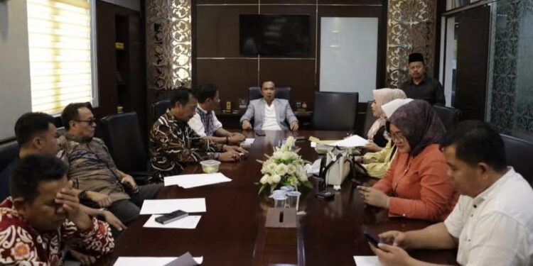 Anggota DPRD Sumbar Salamat Simamora Terima Kunjungan Kerja Komisi IV DPRD Bengkulu, Bahas Perlindungan Tenaga Informal