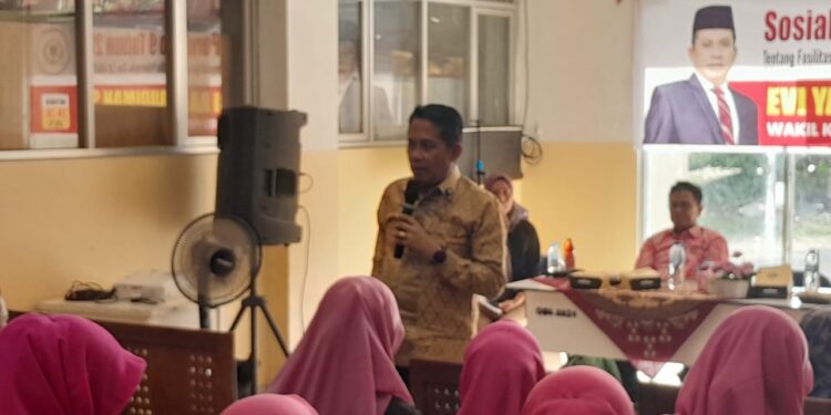 Wakil Ketua DPRD Sumbar Evi Yandri Gelar Sosper No.9 Tahun 2018