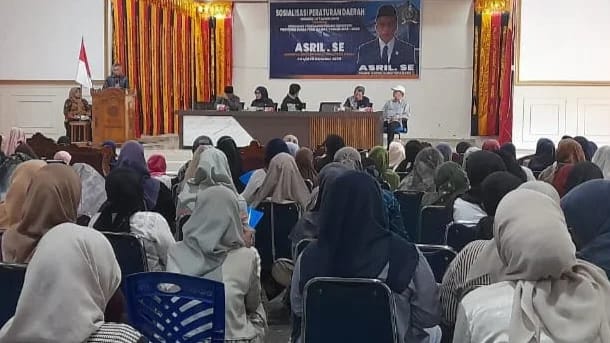 Siap bantu Pelaku Usaha Makanan Tradisional, Anggota DPRD Sumbar Asril Gelar Sosper No. 14 tahun 2018